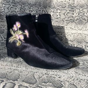 Velour ankle booties with floral design